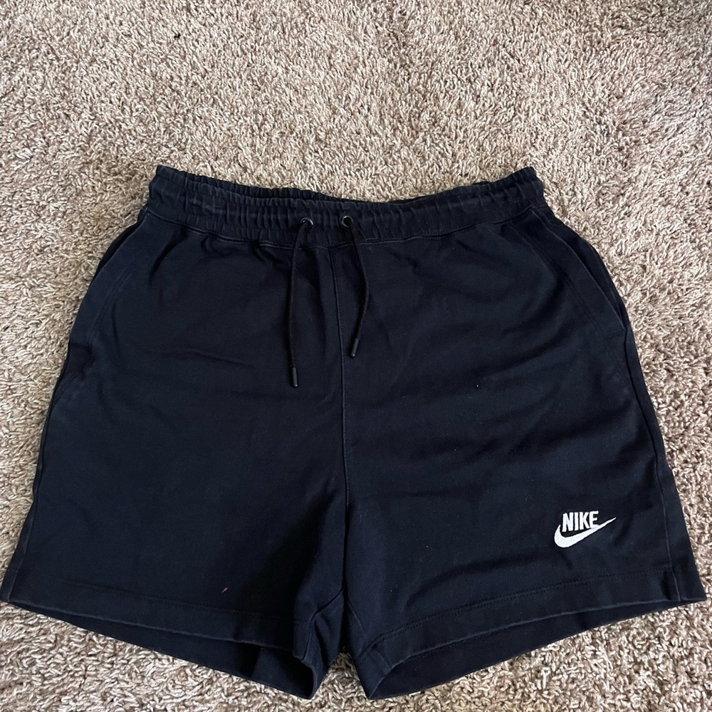 Black Nike shorts